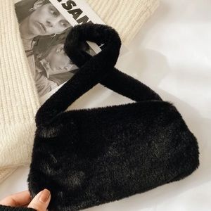 Mini soft fur mini shoulder bag 🖤